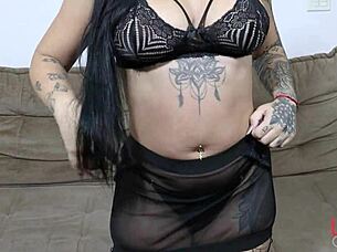 Fodendo o cuzinho da putinha peituda pela primeira vez na frente das cameras ela aprovou 😈🍑