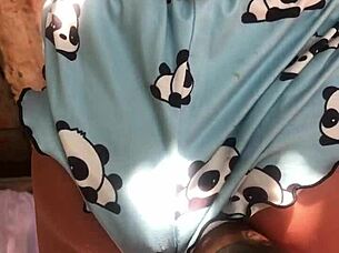 Batendo na amiga enjoys a wild session with sex toy fun.