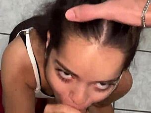 Chupar o pau cheio de veias do wellington prado e deixar ele todo babado antes de meter em mim é um tesão