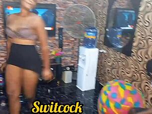 i let her seduce me with wet shaved pussy and big ass lips dripping