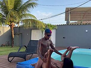 Calma amor, nao vai doer no cuzinho, deixa eu meter completinho ai no red