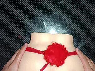 Sexo anal happens with candy while she wears a sexy red thong with pompom