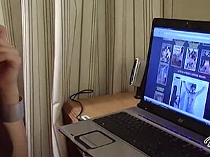 Hey lick my ass deeper with that dildo while I squirt