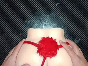 Sexo anal happens with candy while she wears a sexy red thong with pompom