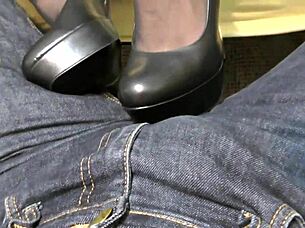 shoe job by silver super highheels with cum on her feet in shoes 😍👠💦