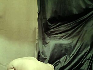 2025 03 08 Kvindelig slave som menneskelig urinal