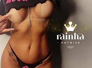 Rainha hotwife looks incredibly sexy masturbating for her husband to watch