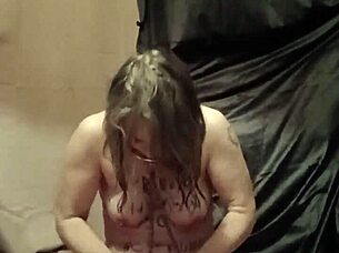 2025 03 08 Esclave F Urinoir Humain