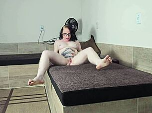 Pregnant Beauty Teases Online For Husband