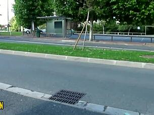 Burning brunette likes to suck good cocks for cumshot fun