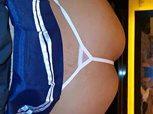 I love how this latina student earns top grades with her delicious moves