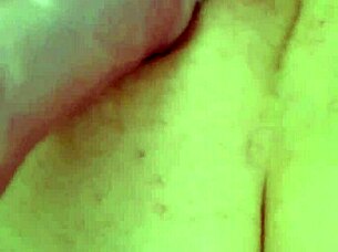 Dildo play leads to cum release in a relaxed setting