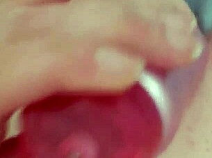 Dildo play leads to cum release in a relaxed setting