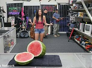 i feel so passionate swallowing that cumshot from latina brunette