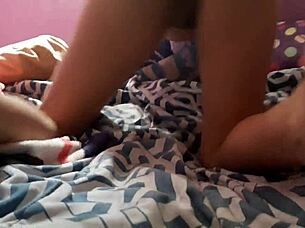 linda jovencita se masturba despues de bailar como perrita con vagina mojada gritando