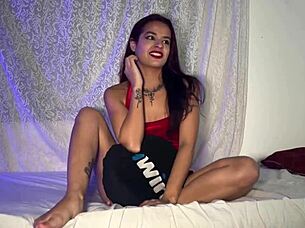 i love when my roommate's friend fucks me bareback and i cum on his big cock