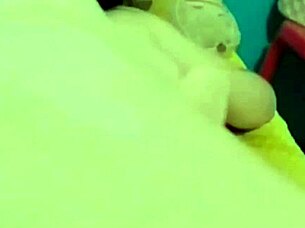 I want to seduce you by getting into your gaze so you touch yourself watching me