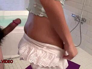 Seductive Aoi Mizuno's asian blowjob magic! 🍆😍