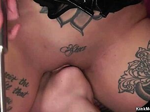 야 이 미친 쓰리썸 봐! 얼터 레즈비언 본디지로 더블삽입 당하는 야생 섹스