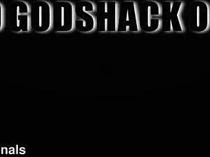 Tina Tolley boldly takes first quad penetration in hardcore double fisting inspection with pee