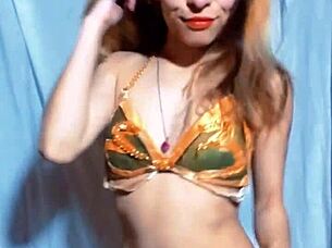 hey check out cute blonde teen bonneyuwu in her leia star wars cosplay session