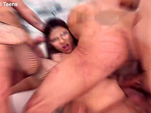 Three fat cocks destroy Emily White's tight ass in wild anal tap 😈