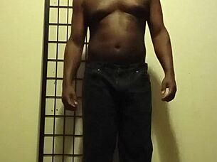 Doing spider crab exercises before that restricted cum on ass roleplay 😏🦀