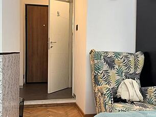 I dropped my towel right in front of the delivery guy 😏 real flashing moment