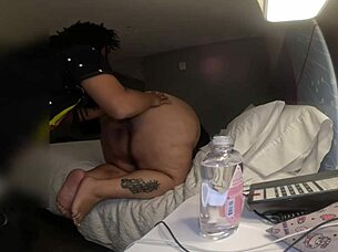 latina bbw slut jaidyn venus oils up her big ass and twerks wildly for the ssbbw hunter in homemade interracial fun