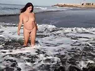 hey stepson, wanna do a quick nude photoshoot with me at the beach?