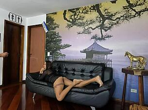 i feel so nervus but excitd doin my first porn vid as renata silva... oh gosh