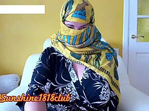 check out my big boobs bouncing live on webcam tonight!