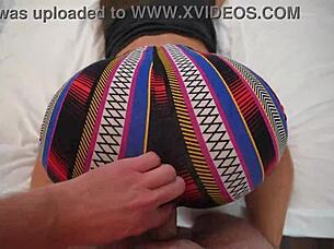 Amateur guy bends over curvy girl with big ass in torn leggings for wet creampie pounding in homemade pov