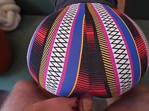 Amateur guy bends over curvy girl with big ass in torn leggings for wet creampie pounding in homemade pov