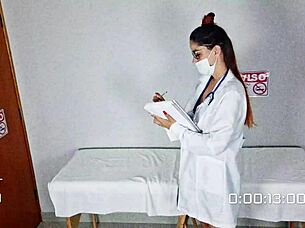 doutora faz exame admissional e fica com tesao de boquete