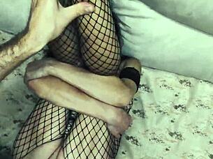 milf wife tries out sex with hubby’s friend 😏