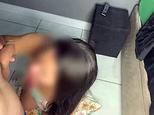 acordei cheia de tesão e meu amigo fodeu minha bucetinha molhada com sua rola enorme