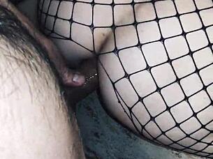 milf wife tries out sex with hubby’s friend 😏