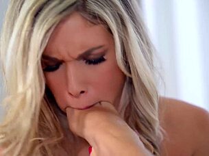 Hey, Antonia Sainz, how do voluptuous lesbians like you and Foxxi Black fill pinks with sex toys?