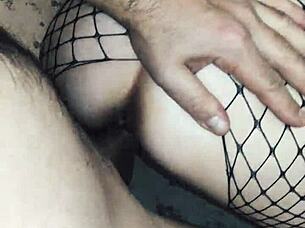 milf wife tries out sex with hubby’s friend 😏