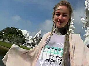 Exploring the magical White Temple in Chiang Rai, Thailand! ✨🏯