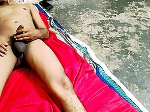 indian bhabhi gets fucked doggystyle by boyfriend with hindi audio