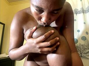 Big ass housewife gets wild with toys in lingerie showing off curvy ebony body for fun 😍🍑