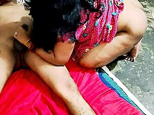 indian bhabhi gets fucked doggystyle by boyfriend with hindi audio