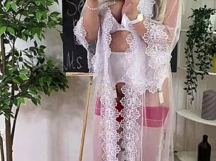 sexual wellness chat - trying butt plug in my curvy ass