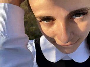 The amateur couple enjoyed fucking a skinny hottie in the bushes during their first time outdoors.