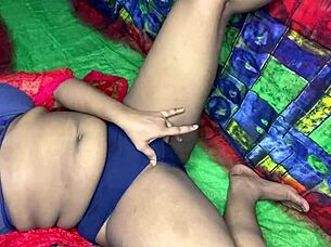 Oh My God, Desi Indian Bhabhi Fingering Her Wet Pussy Fast!