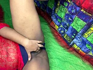 Oh My God, Desi Indian Bhabhi Fingering Her Wet Pussy Fast!