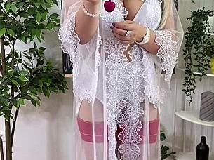 sexual wellness chat - trying butt plug in my curvy ass