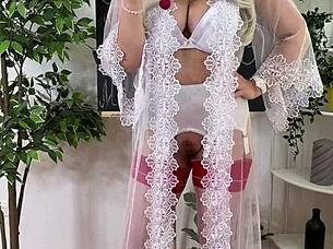 sexual wellness chat - trying butt plug in my curvy ass